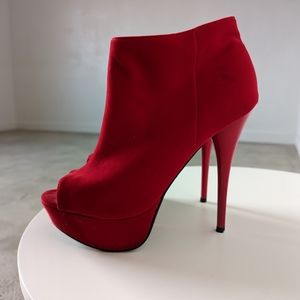 Sexy Red lipstick Heels. Sz6
